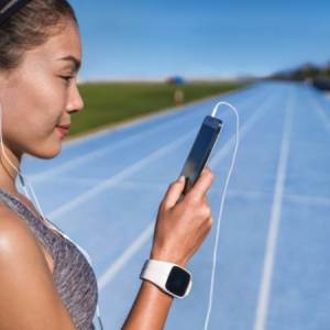 Jak wybrać najlepsze słuchawki do biegania